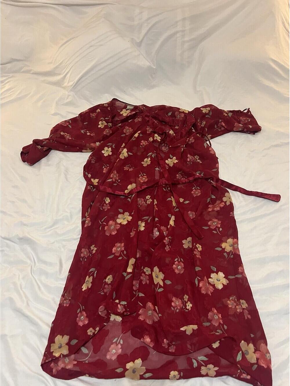 Secret Treasures Sexy Kimono Red Floral Belted Satin Sheer Robe Large 122